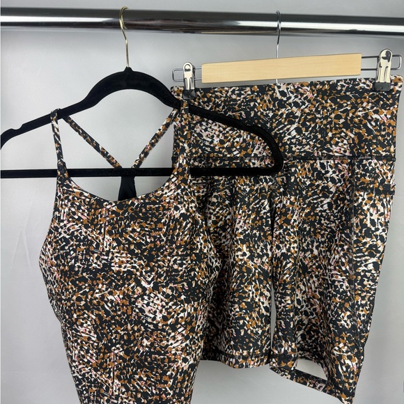 Old Navy Pants - Old Navy Active Set Medium Sports Bra +‎ Biker Shorts Printed Workout Gym